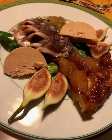 Le Bouchat-oreille Bed & Breakfast