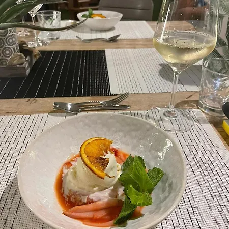 Le Bouchat-oreille Couette-café 4*