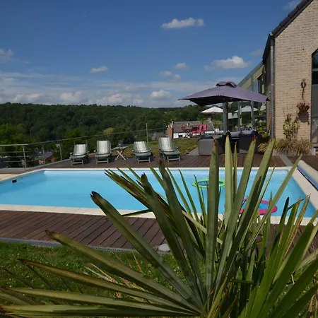 Le Bouchat-oreille Bed & Breakfast 4*